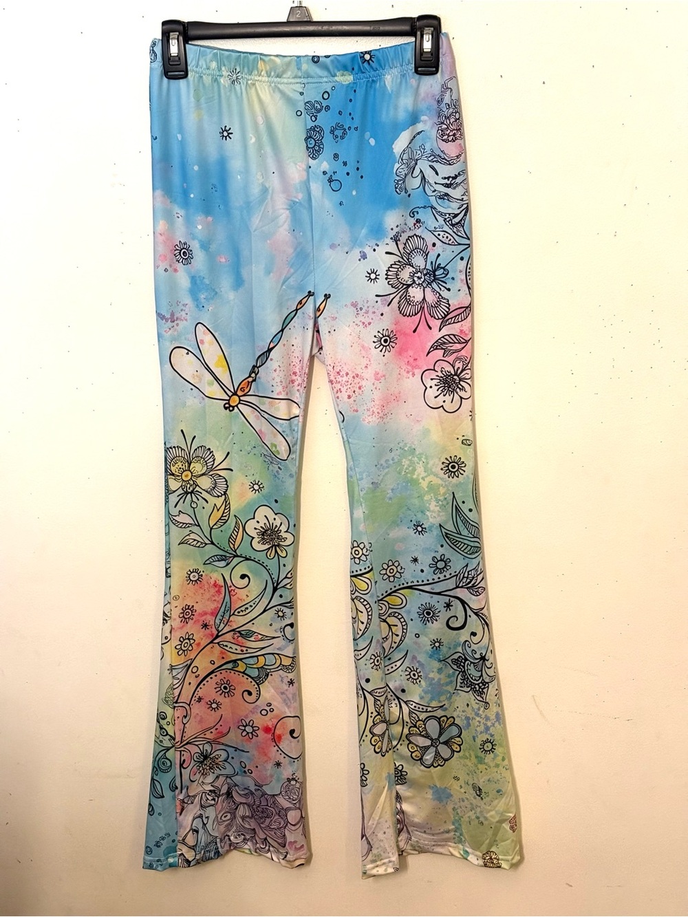 Whimsical Colorful Floral & Dragonfly Print Flared Leggings. Size M. NWT.